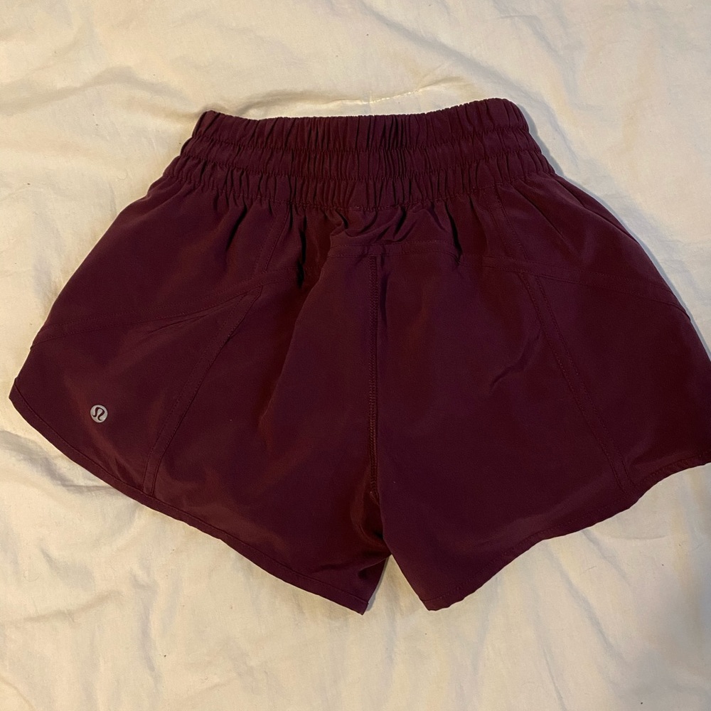 Lululemon women’s tracker running shorts